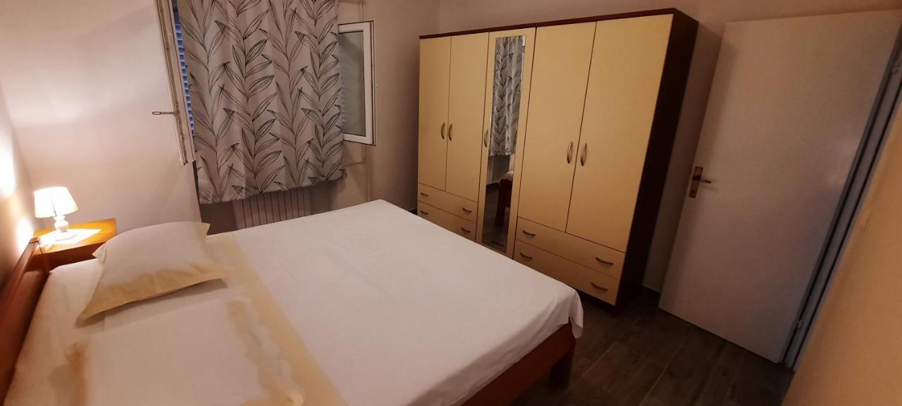 Apartmani "Alenka" Primošten Exterior foto