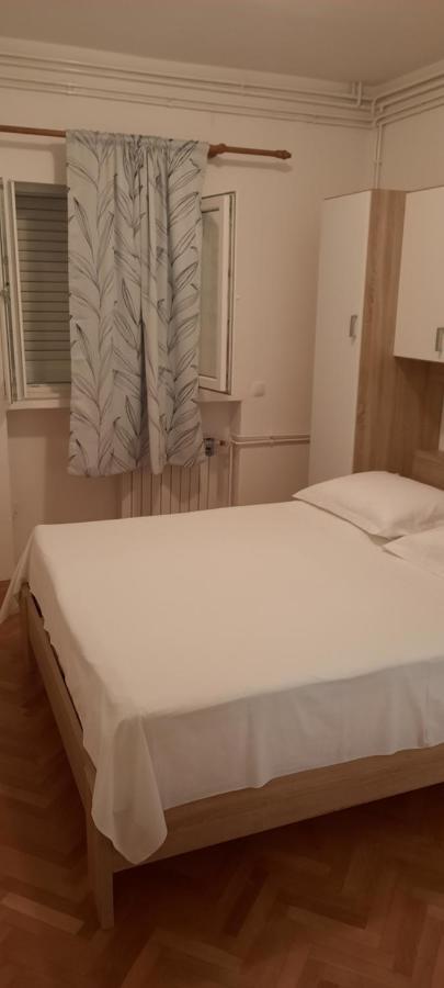 Apartmani "Alenka" Primošten Exterior foto